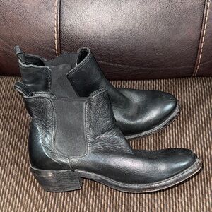 Men Vintage brand boots